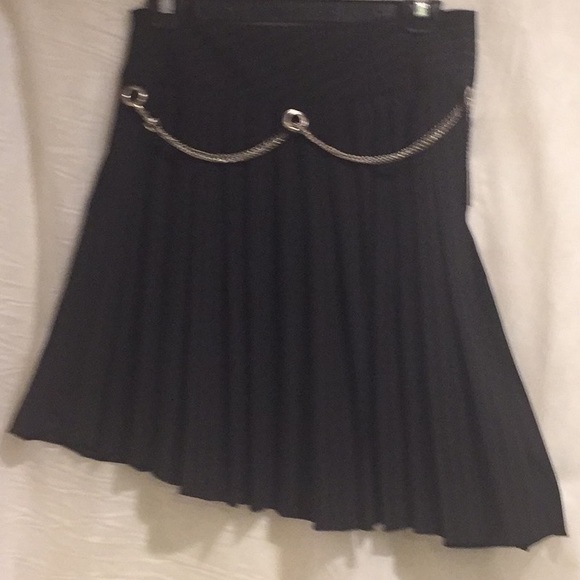🎉🎉Host Pick🎉🎉NWT Pleated blk pin striped skirt with removable belt - Picture 2 of 3